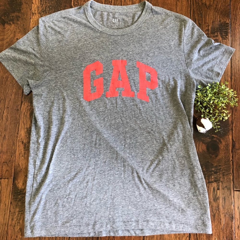 GAP T-Shirt (Size Medium)